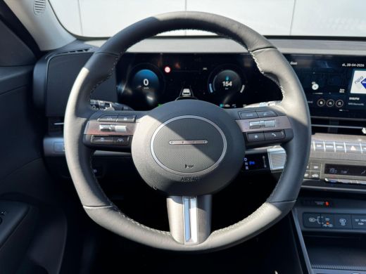 Hyundai Kona Comfort 64.8 kWh / Achteruitrijcamera / Dynamische Navigatie / Adaptive Cruise Control / Climate ... ActivLease financial lease