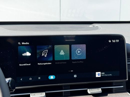 Hyundai Kona Comfort 64.8 kWh / Achteruitrijcamera / Dynamische Navigatie / Adaptive Cruise Control / Climate ... ActivLease financial lease