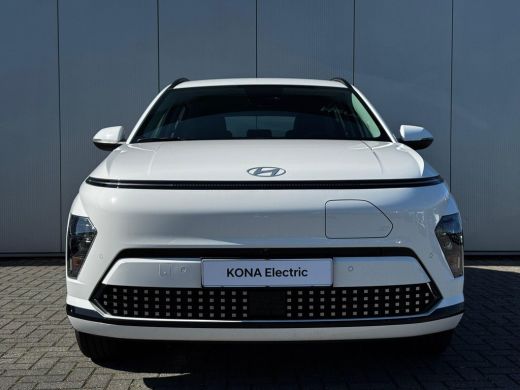 Hyundai Kona Comfort 64.8 kWh / Achteruitrijcamera / Dynamische Navigatie / Adaptive Cruise Control / Climate ... ActivLease financial lease
