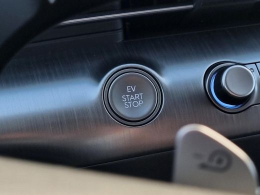 Hyundai Kona Comfort Smart 65.4 kWh / Navigatie / Cruise Control Adaptief / Climate Control / Achterklep Elekt... ActivLease financial lease