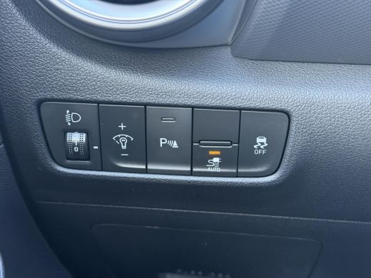 Hyundai Kona EV Comfort Smart 39 kWh / Accu SOH 91% / Warmtepomp / Navigatie / Adaptieve Cruise / CCS Laden / ... ActivLease financial lease