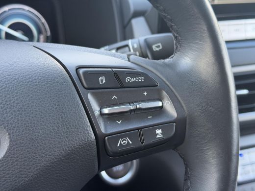Hyundai Kona EV Comfort Smart 39 kWh / Accu SOH 91% / Warmtepomp / Navigatie / Adaptieve Cruise / CCS Laden / ... ActivLease financial lease