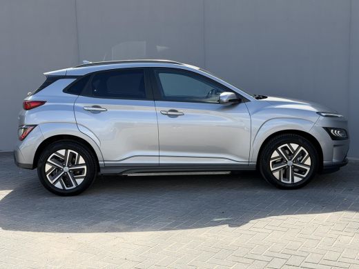 Hyundai Kona EV Comfort Smart 39 kWh / Accu SOH 91% / Warmtepomp / Navigatie / Adaptieve Cruise / CCS Laden / ... ActivLease financial lease