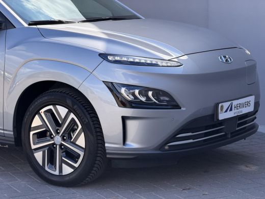 Hyundai Kona EV Comfort Smart 39 kWh / Accu SOH 91% / Warmtepomp / Navigatie / Adaptieve Cruise / CCS Laden / ... ActivLease financial lease