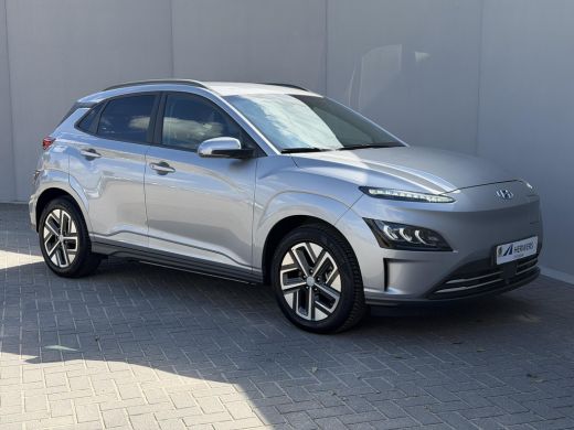 Hyundai Kona EV Comfort Smart 39 kWh / Accu SOH 91% / Warmtepomp / Navigatie / Adaptieve Cruise / CCS Laden / ... ActivLease financial lease