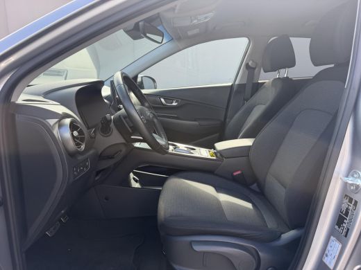 Hyundai Kona EV Comfort Smart 39 kWh / Accu SOH 91% / Warmtepomp / Navigatie / Adaptieve Cruise / CCS Laden / ... ActivLease financial lease