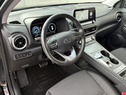Hyundai Kona Kona EV Fashion 39 kWh / SOH 95% / Fabrieksgarantie t/m 05-2027 / Dealer Onderhouden / Apple Carp... ActivLease financial lease