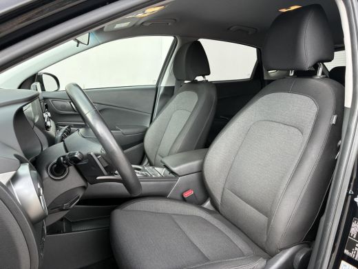 Hyundai Kona Kona EV Fashion 39 kWh / SOH 95% / Fabrieksgarantie t/m 05-2027 / Dealer Onderhouden / Apple Carp... ActivLease financial lease