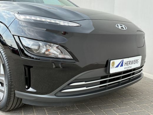 Hyundai Kona Kona EV Fashion 39 kWh / SOH 95% / Fabrieksgarantie t/m 05-2027 / Dealer Onderhouden / Apple Carp... ActivLease financial lease