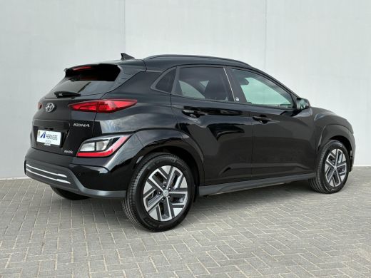 Hyundai Kona Kona EV Fashion 39 kWh / SOH 95% / Fabrieksgarantie t/m 05-2027 / Dealer Onderhouden / Apple Carp... ActivLease financial lease