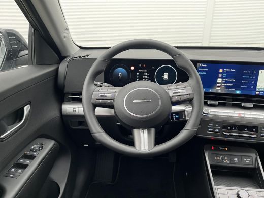 Hyundai Kona Long Range Pure Edition 64.8 kWh / Nieuw Uit Voorraad Leverbaar / Navigatie / Cruise Control Adap... ActivLease financial lease