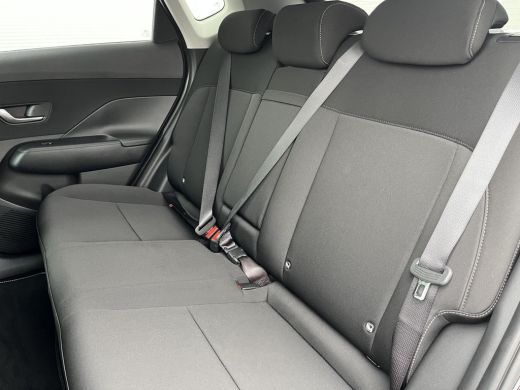 Hyundai Kona Long Range Pure Edition 64.8 kWh / Nieuw Uit Voorraad Leverbaar / Navigatie / Cruise Control Adap... ActivLease financial lease
