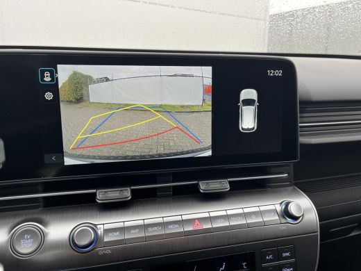 Hyundai Kona Long Range Pure Edition 64.8 kWh / Nieuw Uit Voorraad Leverbaar / Navigatie / Cruise Control Adap... ActivLease financial lease