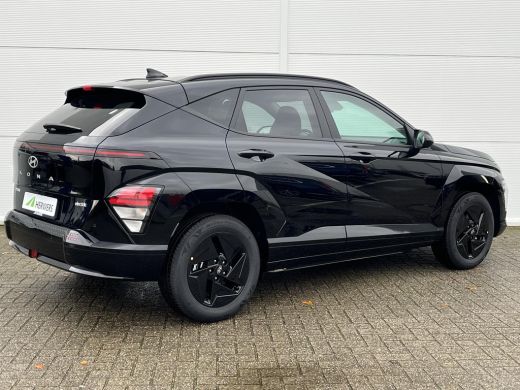 Hyundai Kona Long Range Pure Edition 64.8 kWh / Nieuw Uit Voorraad Leverbaar / Navigatie / Cruise Control Adap... ActivLease financial lease
