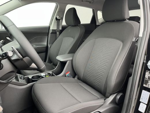 Hyundai Kona Long Range Pure Edition 64.8 kWh / Nieuw Uit Voorraad Leverbaar / Navigatie / Cruise Control Adap... ActivLease financial lease