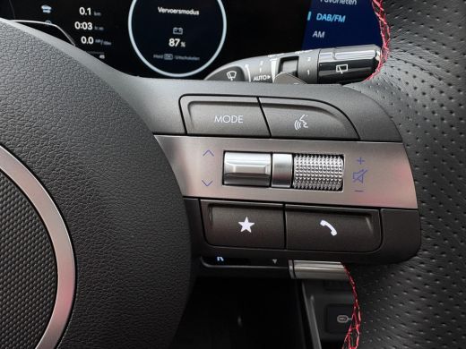 Hyundai Kona N Line Business 64.8 kWh / Uit Voorraad Leverbaar / Nieuw / Navigatie / Stoelverwarming & Stuurwi... ActivLease financial lease