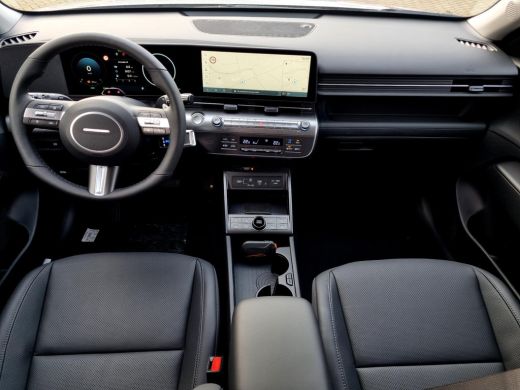 Hyundai Kona Premium 64.8 kWh / Uit Voorraad Leverbaar / Navigatie / Stoel verkoeling&Verwarming voorzijde / ActivLease financial lease