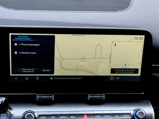 Hyundai Kona Premium 64.8 kWh / Uit Voorraad Leverbaar / Navigatie / Stoel verkoeling&Verwarming voorzijde / ActivLease financial lease