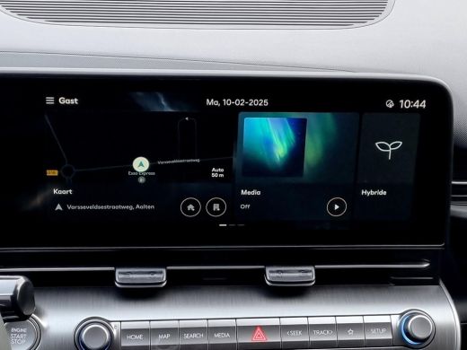 Hyundai Kona Premium 64.8 kWh / Uit Voorraad Leverbaar / Navigatie / Stoel verkoeling&Verwarming voorzijde / ActivLease financial lease