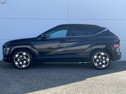 Hyundai Kona Premium 64.8 kWh / Uit Voorraad Leverbaar / Navigatie / Stoel verkoeling&Verwarming voorzijde / ActivLease financial lease