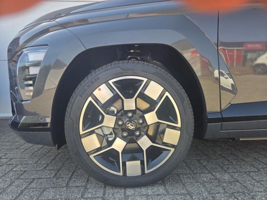 Hyundai Kona Premium 64.8 kWh ** nieuw uit voorraad leverbaar ** ActivLease financial lease