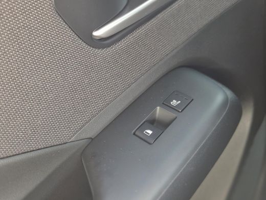 Hyundai Kona Premium 64.8 kWh ** nieuw uit voorraad leverbaar ** ActivLease financial lease