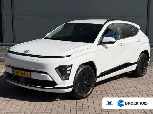 Hyundai Kona Pure Edition 64.8 kWh / Navigatie / Apple Carplay & Android Auto / Airco / Achteruitrijcamera / S... ActivLease financial lease
