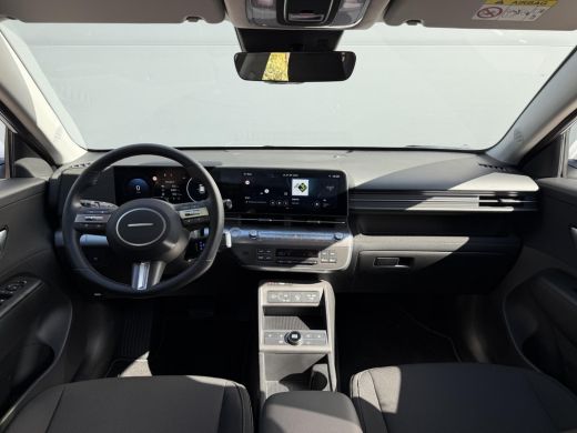 Hyundai Kona Pure Edition 64.8 kWh / Navigatie / Apple Carplay & Android Auto / Airco / Achteruitrijcamera / S... ActivLease financial lease