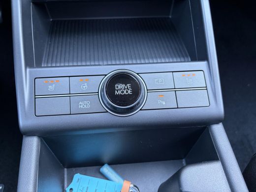 Hyundai Kona Pure Edition 64.8 kWh / Navigatie / Apple Carplay & Android Auto / Airco / Achteruitrijcamera / S... ActivLease financial lease