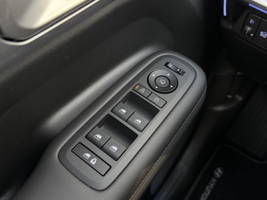 Hyundai Santa Fe 1.6 T-GDI PHEV Premium Plus 4WD 7p / Stoelkoeling / Stuur- & Stoelverwarming / BOSE Audio / Zwart... ActivLease financial lease
