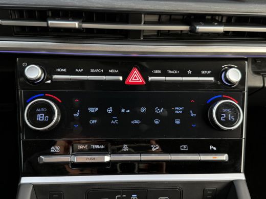 Hyundai Santa Fe 1.6 T-GDI PHEV Premium Plus 4WD 7p / Stoelkoeling / Stuur- & Stoelverwarming / BOSE Audio / Zwart... ActivLease financial lease