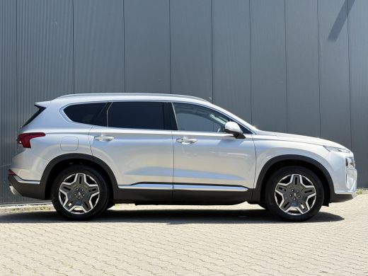 Hyundai Santa Fe 1.6 T-GDI PHEV Premium Sky 7p. SOH 100% / Elektrisch glazen panorama-dak / Automaat / All-season ... ActivLease financial lease