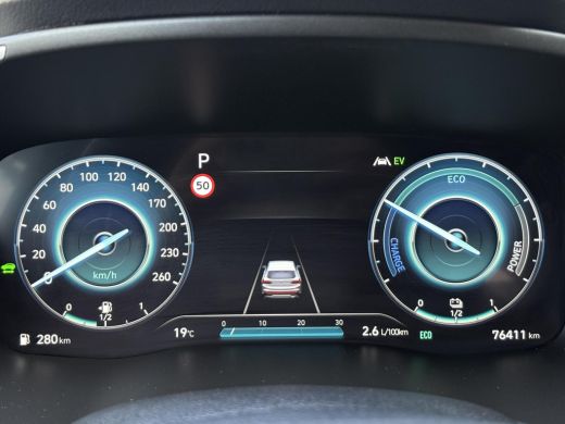 Hyundai Santa Fe 1.6 T-GDI PHEV Premium Sky 7p. SOH 100% / Elektrisch glazen panorama-dak / Automaat / All-season ... ActivLease financial lease