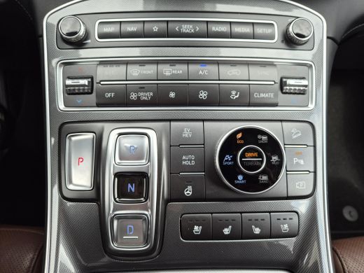Hyundai Santa Fe 1.6 T-GDI PHEV Premium Sky / SOH 100% / Dealer onderhouden / Glazen schuif- en kanteldak / Head U... ActivLease financial lease