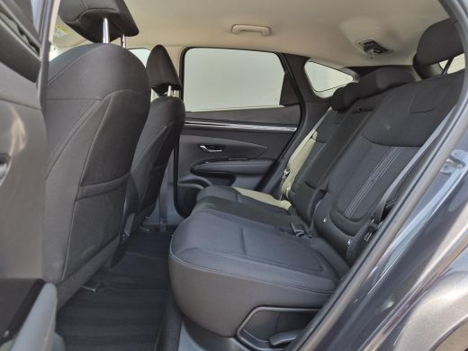 Hyundai Tucson 1.6 T-GDI PHEV Comfort Smart 4WD / Dealer onderhouden / Fabrieksgarantie tot 05-2027 / All season... ActivLease financial lease