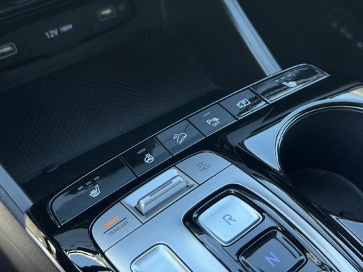 Hyundai Tucson 1.6 T-GDI PHEV Comfort Smart 4WD / Dealer Onderhouden / Fabrieksgarantie tot 9-2028 / Navigatie /... ActivLease financial lease