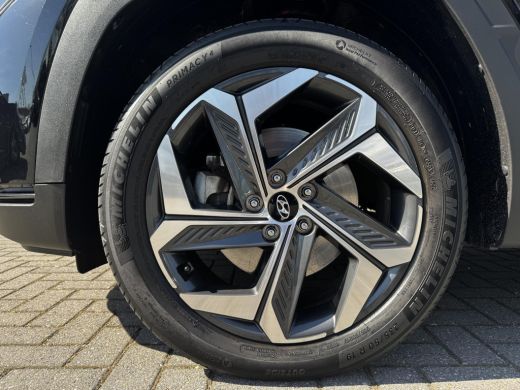 Hyundai Tucson 1.6 T-GDI PHEV Comfort Smart 4WD / Pano Dak / 19" LM / Stoelverwarming / ActivLease financial lease