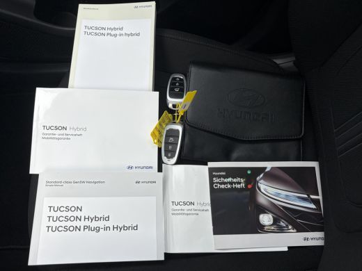 Hyundai Tucson 1.6 T-GDI PHEV Comfort Smart Sky 4WD / Dealer Onderhouden / SOH 100% / Panoramadak / Adaptief Cru... ActivLease financial lease