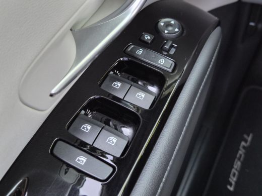 Hyundai Tucson 1.6 T-GDI PHEV Premium Sky 4WD / Glazen schuif- en kanteldak / Rondomzicht camera / Trekgewicht 1... ActivLease financial lease