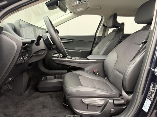 Kia EV6 Edition 77.4 kWh / SOH 100% / Fabrieksgarantie t/m 05-2032 / 1.600 kg trekgewicht / Android Auto ... ActivLease financial lease