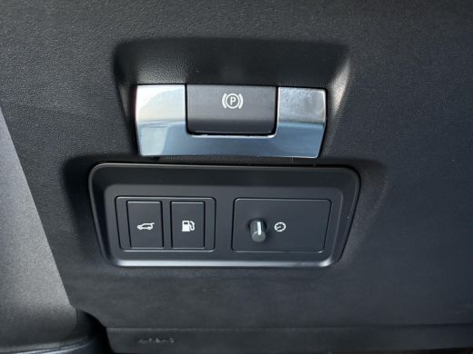 Land Rover Discovery Sport P300e 1.5 R-Dynamic HSE / Dealer Onderhouden / NL auto / Afneembare Trekhaak (1.600KG) / PHEV / A... ActivLease financial lease