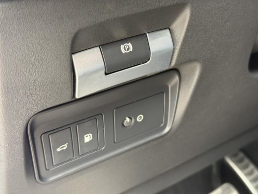 Land Rover Range Rover Evoque 1.5 P300e AWD HSE / Schuif Kantel Dak / Elektrische Stoelen met Geheugen / Elektrische Achterklep... ActivLease financial lease