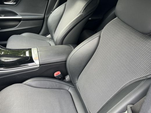 Mercedes-Benz C-Klasse Estate 300 e Luxury Line / Dealer onderhouden / 1.800 kg elektrische trekhaak / Elektrische stoel... ActivLease financial lease