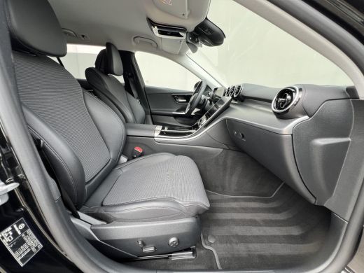 Mercedes-Benz C-Klasse Estate 300 e Luxury Line / Dealer onderhouden / 1.800 kg elektrische trekhaak / Elektrische stoel... ActivLease financial lease