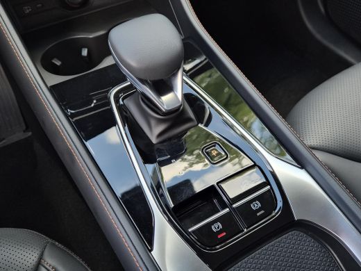 MG HS 1.5 Luxury / Fabrieksgarantie tot 12-2032<150.000 km / Stuur- & Stoelverwarming / Elektrische ach... ActivLease financial lease