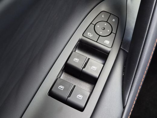 MG HS 1.5 Luxury / Fabrieksgarantie tot 12-2032<150.000 km / Stuur- & Stoelverwarming / Elektrische ach... ActivLease financial lease
