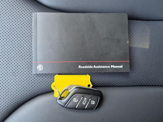 MG HS 1.5 Luxury / Fabrieksgarantie tot 12-2032<150.000 km / Stuur- & Stoelverwarming / Elektrische ach... ActivLease financial lease