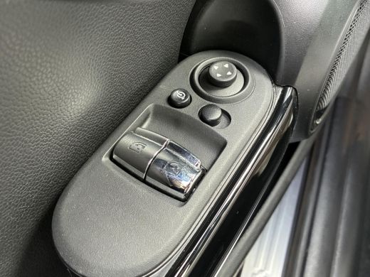 Mini Electric Yours 33 kWh / Cruise control / Stoelverwarming / Schuif/open dak / Achteruitrijcamera / Navigati... ActivLease financial lease
