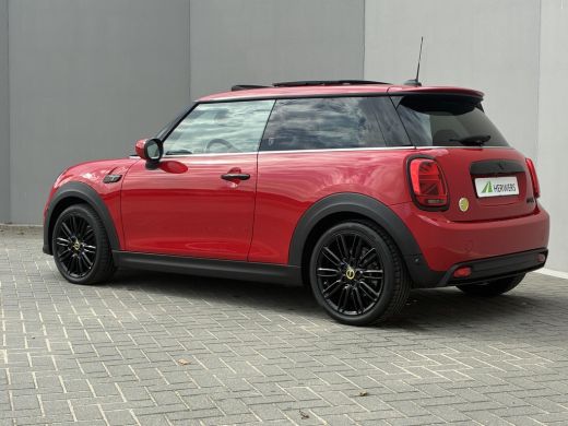 Mini Electric Yours 33 kWh / Cruise control / Stoelverwarming / Schuif/open dak / Achteruitrijcamera / Navigati... ActivLease financial lease