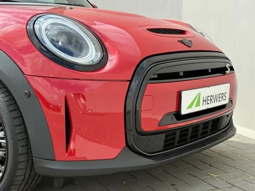 Mini Electric Yours 33 kWh / Cruise control / Stoelverwarming / Schuif/open dak / Achteruitrijcamera / Navigati... ActivLease financial lease